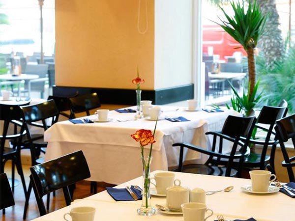 济南专卖店装修壁纸不可少技巧保养是关键